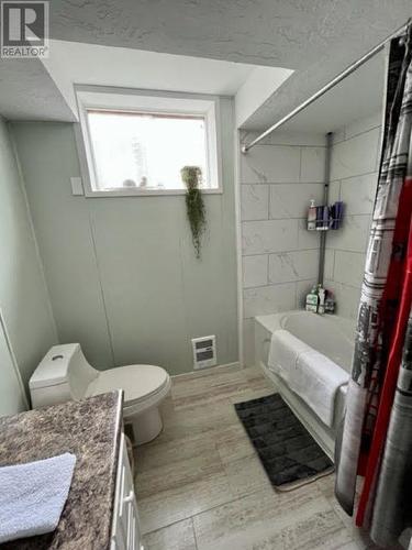 A & B 339 Doherty Drive, Quesnel, BC - Indoor Photo Showing Bathroom