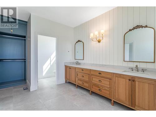 1561 Fairwood Lane, Kelowna, BC - Indoor Photo Showing Bathroom