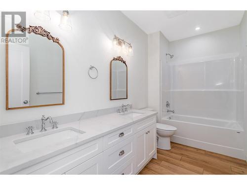 1561 Fairwood Lane, Kelowna, BC - Indoor Photo Showing Bathroom