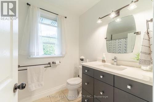 1479 Westbrook Drive, Peterborough (Monaghan), ON - Indoor Photo Showing Bathroom