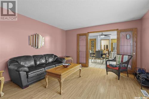 6307 1St Avenue N, Regina, SK - Indoor Photo Showing Living Room