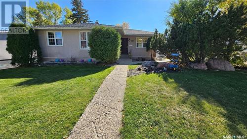 1110 Bothwell Drive, Swift Current, SK - Outdoor