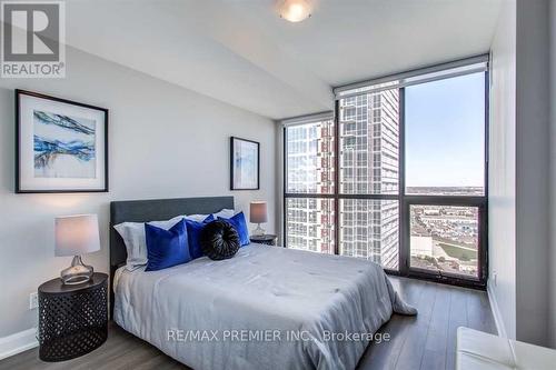 2807 - 2910 Highway 7, Vaughan, ON - Indoor Photo Showing Bedroom