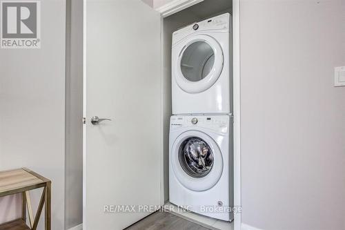 2807 - 2910 Highway 7, Vaughan, ON - Indoor Photo Showing Laundry Room