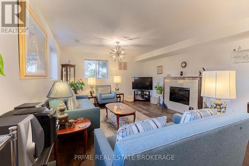 6498 Talbot Trail, Chatham-Kent (Raleigh), ON - Indoor Photo Showing Living Room With Fireplace