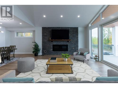 4134 University Heights Drive, Prince George, BC - Indoor Photo Showing Living Room With Fireplace