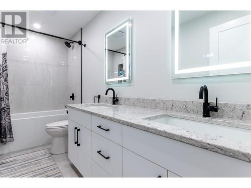 4134 University Heights Drive, Prince George, BC - Indoor Photo Showing Bathroom