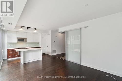 212 - 111 Champagne Avenue S, Ottawa, ON - Indoor Photo Showing Kitchen