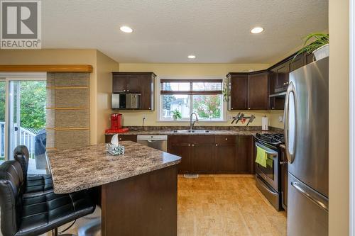 106 7000 Southridge Avenue, Prince George, BC - Indoor Photo Showing Kitchen With Double Sink