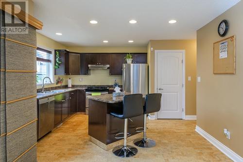 106 7000 Southridge Avenue, Prince George, BC - Indoor Photo Showing Kitchen With Double Sink