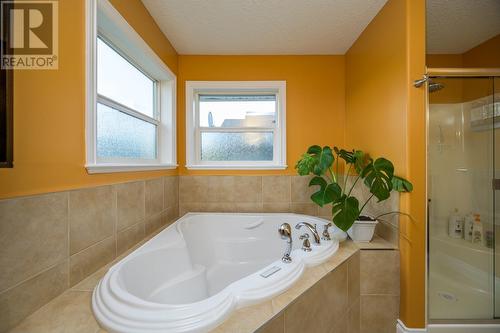 106 7000 Southridge Avenue, Prince George, BC - Indoor Photo Showing Bathroom