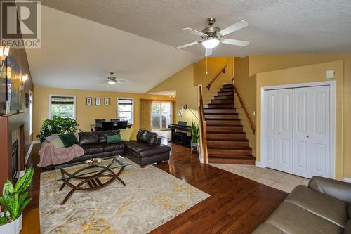 106 7000 Southridge Avenue, Prince George, BC - Indoor Photo Showing Living Room