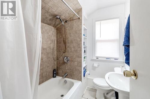 161 Pim St, Sault Ste. Marie, ON - Indoor Photo Showing Bathroom