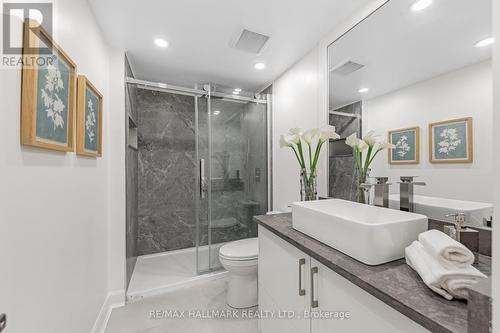 321 - 333 Clark Avenue W, Vaughan, ON - Indoor Photo Showing Bathroom