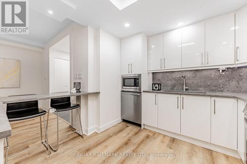 321 - 333 Clark Avenue W, Vaughan, ON - Indoor Photo Showing Kitchen