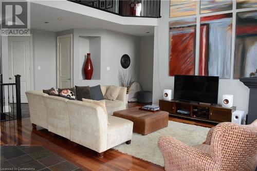 862 Creekside Drive, Waterloo, ON - Indoor Photo Showing Living Room