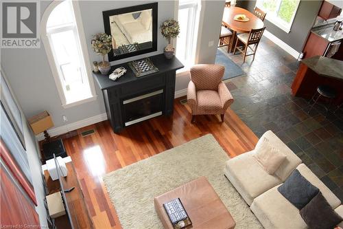 862 Creekside Drive, Waterloo, ON - Indoor Photo Showing Living Room