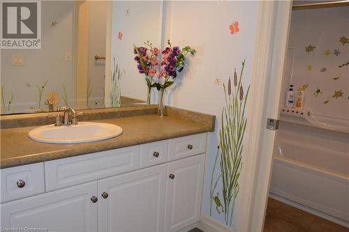 862 Creekside Drive, Waterloo, ON - Indoor Photo Showing Bathroom