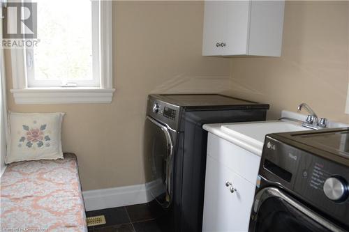 862 Creekside Drive, Waterloo, ON - Indoor Photo Showing Laundry Room