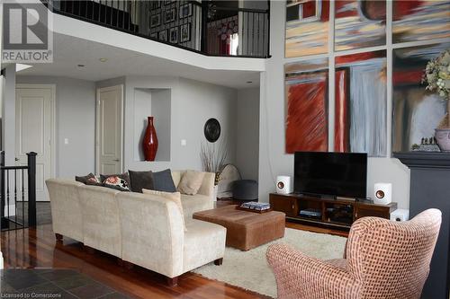 862 Creekside Drive, Waterloo, ON - Indoor Photo Showing Living Room