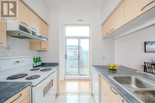 Ph09 - 51 Times Avenue, Markham, ON - Indoor Photo Showing Kitchen