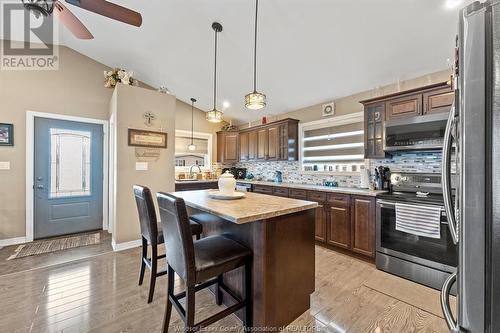 67 Malden Hill Drive, Amherstburg, ON - Indoor Photo Showing Kitchen With Upgraded Kitchen