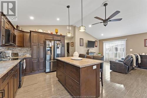 67 Malden Hill Drive, Amherstburg, ON - Indoor Photo Showing Kitchen With Upgraded Kitchen