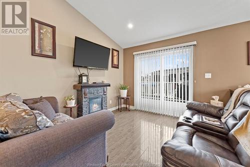 67 Malden Hill Drive, Amherstburg, ON - Indoor Photo Showing Living Room With Fireplace