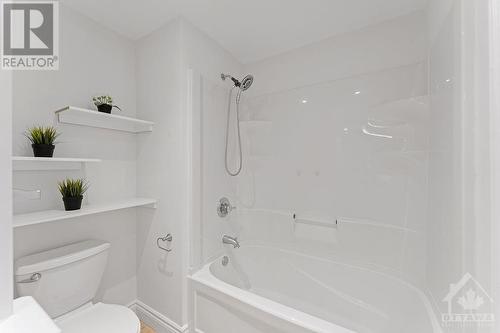 52 Pritchard Drive, Ottawa, ON - Indoor Photo Showing Bathroom