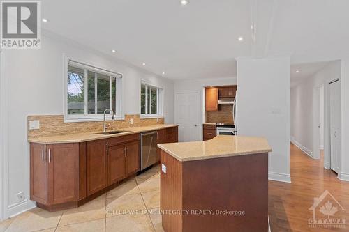 52 Pritchard Drive, Ottawa, ON - Indoor Photo Showing Kitchen