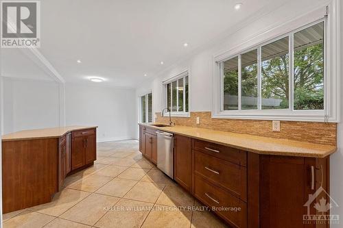 52 Pritchard Drive, Ottawa, ON - Indoor Photo Showing Kitchen