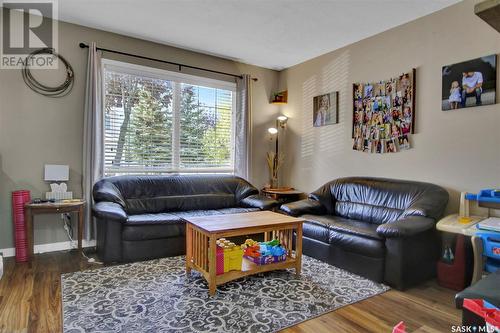 4668 Marigold Drive, Regina, SK - Indoor Photo Showing Living Room