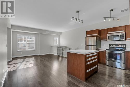 122 2315 Mcclocklin Road, Saskatoon, SK - Indoor Photo Showing Kitchen