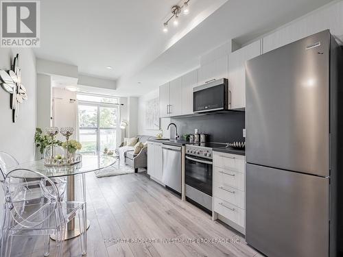 13 - 266 Finch Avenue E, Toronto, ON - Indoor Photo Showing Kitchen With Stainless Steel Kitchen