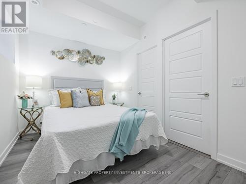 13 - 266 Finch Avenue E, Toronto, ON - Indoor Photo Showing Bedroom