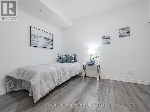 13 - 266 Finch Avenue E, Toronto, ON - Indoor Photo Showing Bedroom