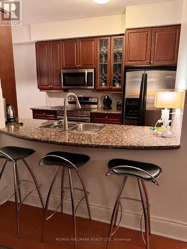 2427 - 80 Harrison Garden Boulevard, Toronto, ON - Indoor Photo Showing Kitchen