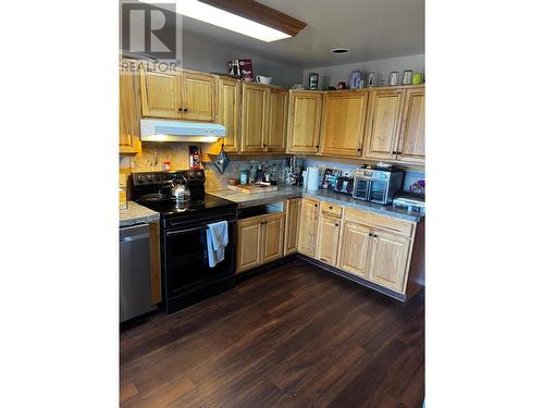 1621 Evans Road, Creston, BC - Indoor Photo Showing Kitchen