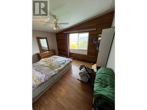 1621 Evans Road, Creston, BC - Indoor Photo Showing Bedroom