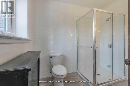 13284 Bathurst Street, King, ON - Indoor Photo Showing Bathroom