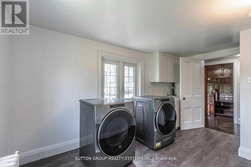 13284 Bathurst Street, King, ON - Indoor Photo Showing Laundry Room