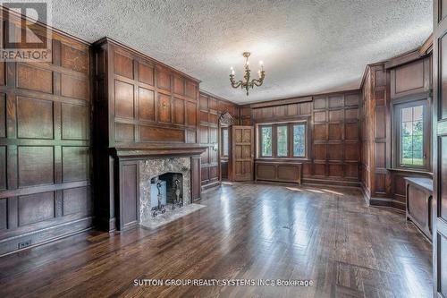 13284 Bathurst Street, King, ON - Indoor Photo Showing Living Room With Fireplace