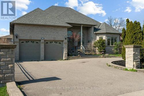 22 Garden Avenue, Richmond Hill, ON - Outdoor