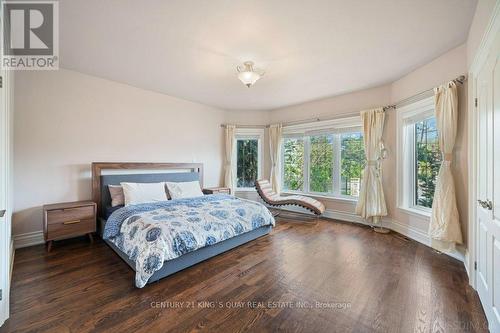 22 Garden Avenue, Richmond Hill, ON - Indoor Photo Showing Bedroom