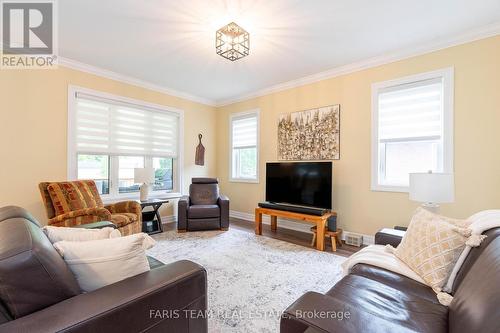 26 Natures Trail, Wasaga Beach, ON - Indoor Photo Showing Living Room