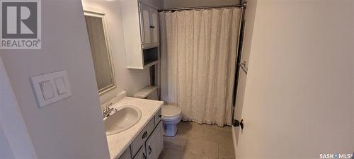 1202 Butterfield Crescent N, Regina, SK - Indoor Photo Showing Bathroom