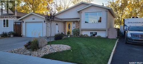 1202 Butterfield Crescent N, Regina, SK - Outdoor With Facade