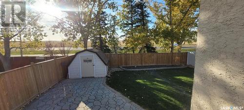 1202 Butterfield Crescent N, Regina, SK - Outdoor