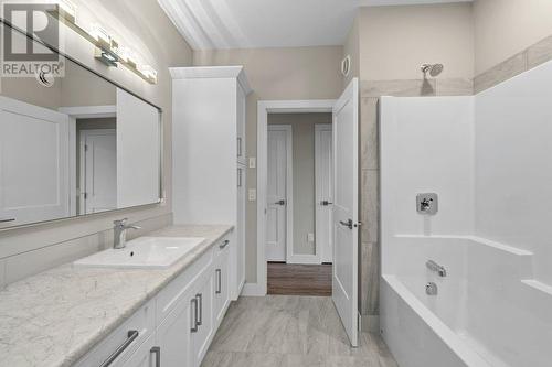 2542 Pinnacle Ridge Drive, West Kelowna, BC - Indoor Photo Showing Bathroom