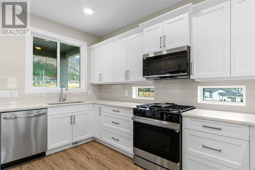 2542 Pinnacle Ridge Drive, West Kelowna, BC - Indoor Photo Showing Kitchen With Upgraded Kitchen